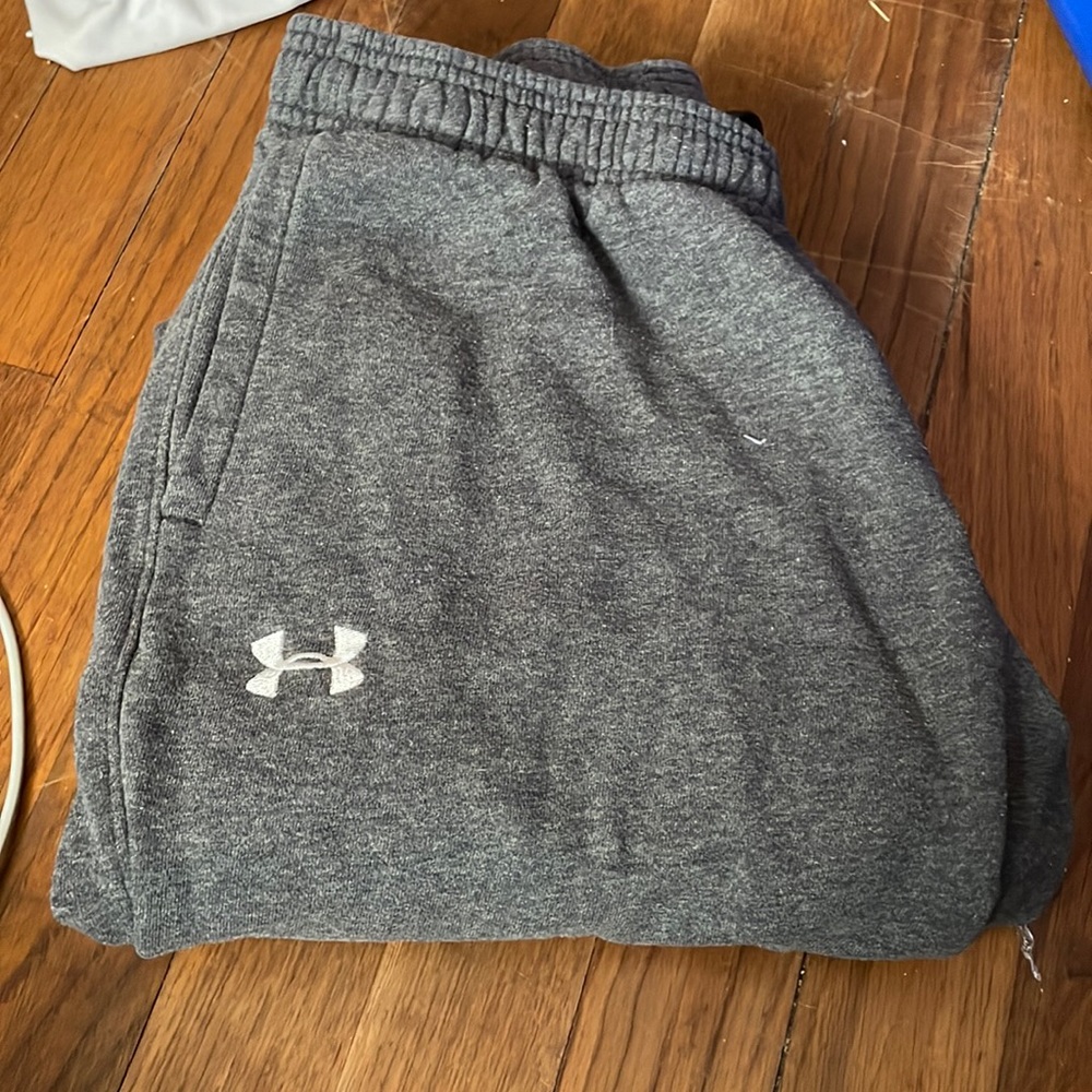 Brand- under armor boys size Large